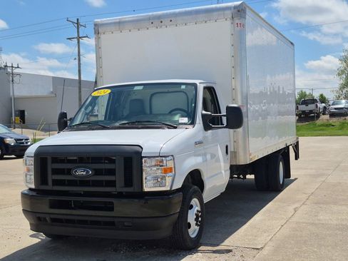 Used 2024 Ford E-350 and Econoline 350 Super Duty w/ Power Windows & Locks Group RWD image 3