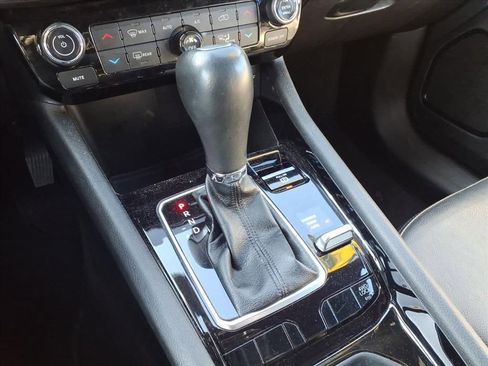 Used 2023 Jeep Compass Limited image 16