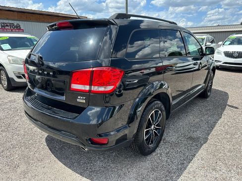 Used 2017 Dodge Journey SXT w/ Comfort/Convenience Group FWD image 6