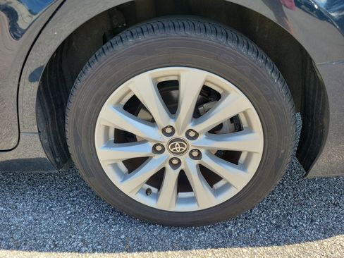 Used 2020 Toyota Camry LE FWD image 23