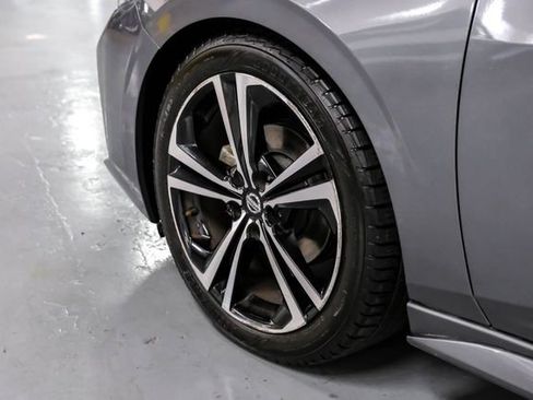 Used 2020 Nissan Sentra SR w/ Lighting Package image 56