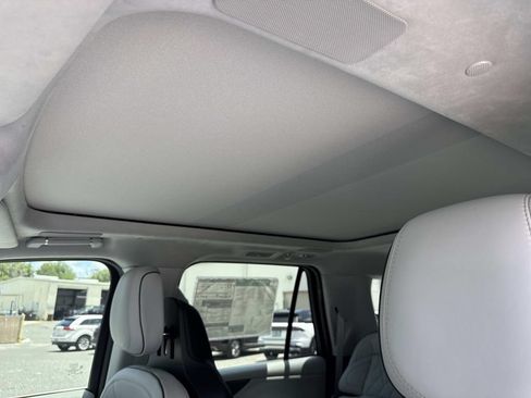 New 2026 Lincoln Navigator L Black Label AWD/4WD image 33