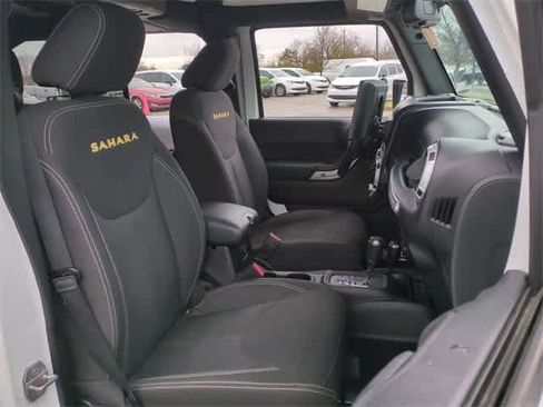 Used 2015 Jeep Wrangler Unlimited Sahara w/ Connectivity Group image 22