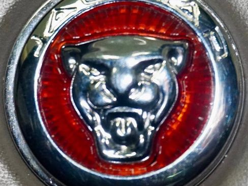 Used 2016 Jaguar XJ L Portfolio image 40