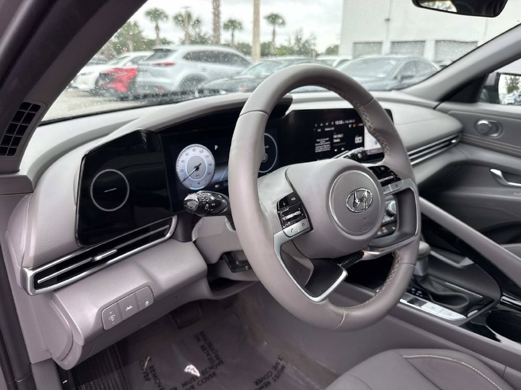 Used 2023 Hyundai Elantra SEL w/ Convenience Package FWD image 22
