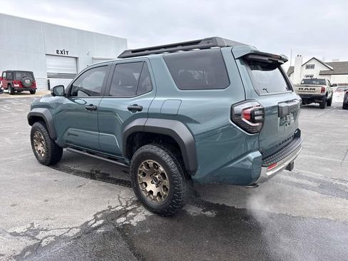 Used 2025 Toyota 4Runner Trailhunter image 2