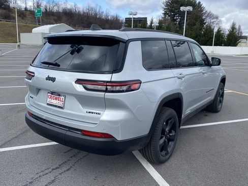 New 2025 Jeep Grand Cherokee L Limited w/ Black Appearance Package image 8
