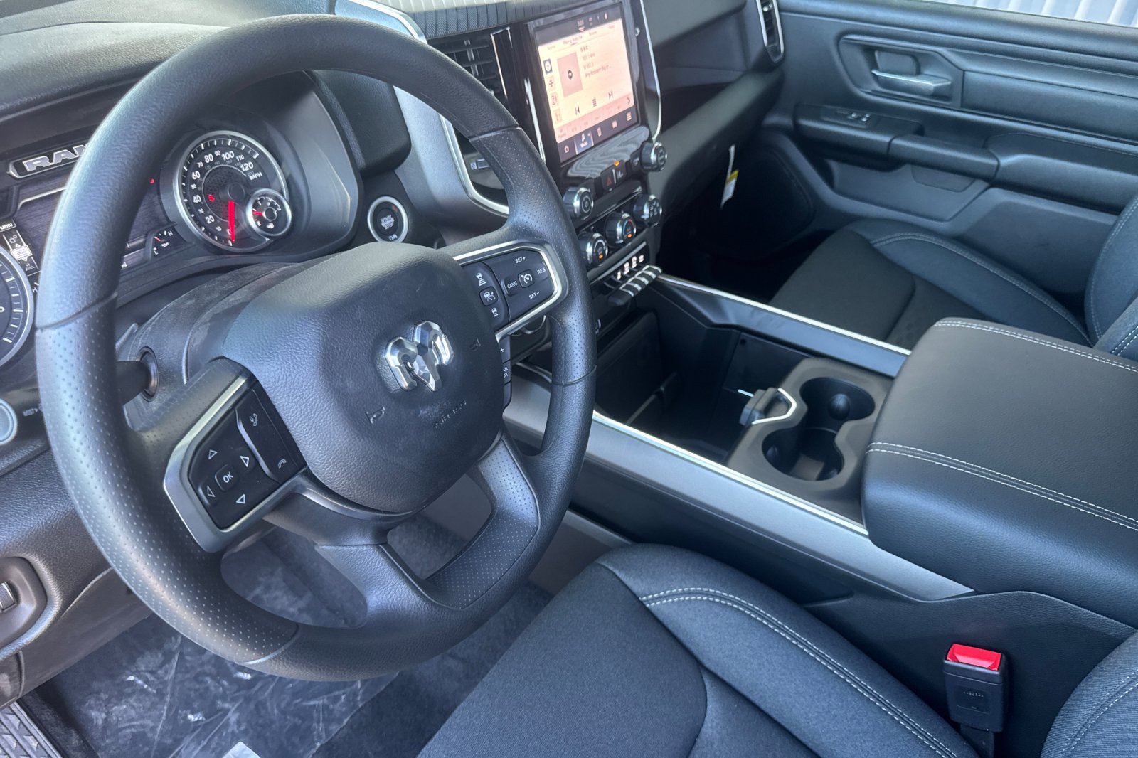 New 2026 RAM 1500 Express AWD/4WD image 9