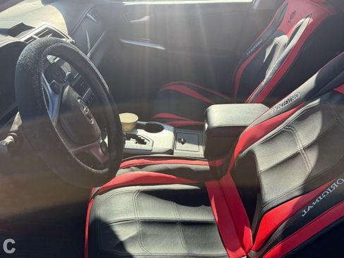 Used 2012 Toyota Camry SE w/ Leather Pkg FWD image 15