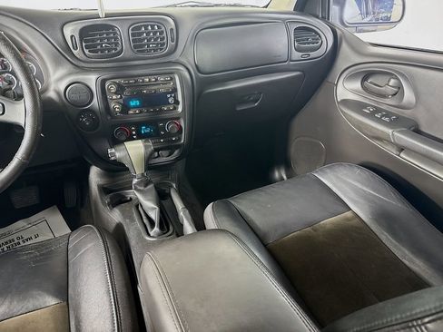 Used 2008 Chevrolet TrailBlazer SS w/ Sun And 6-Disc Cd Package image 25