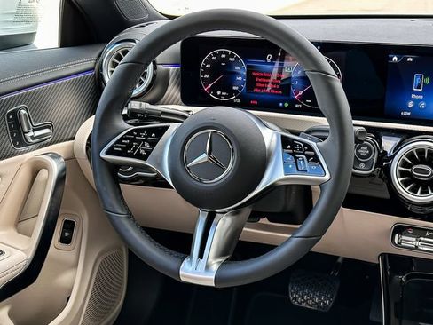 Used 2025 Mercedes-Benz CLA 250 image 24