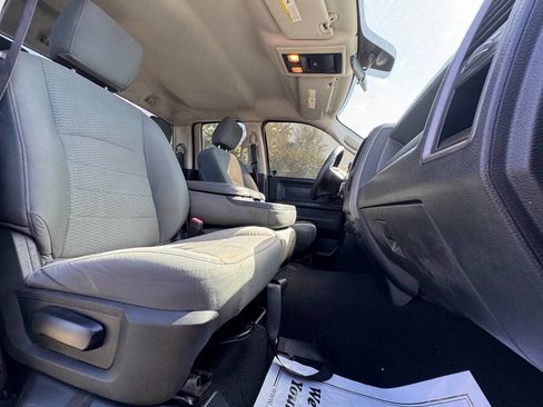 Used 2018 RAM 1500 Express image 21