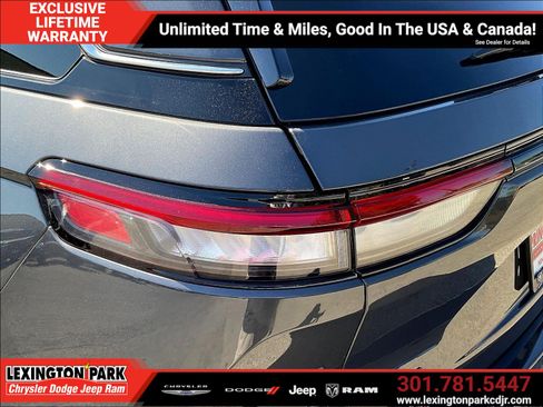 Used 2025 Jeep Grand Cherokee Limited AWD/4WD image 23