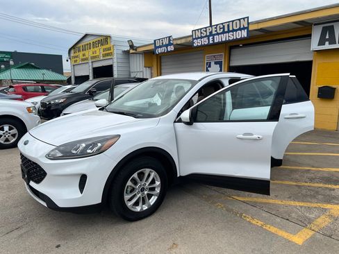 Used 2020 Ford Escape SE AWD/4WD image 9