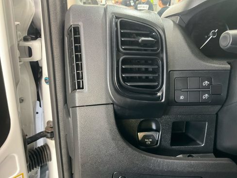 Used 2025 RAM ProMaster 2500 w/ Safety Group FWD image 24