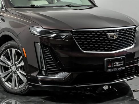 Used 2021 Cadillac XT6 Premium Luxury AWD/4WD image 2