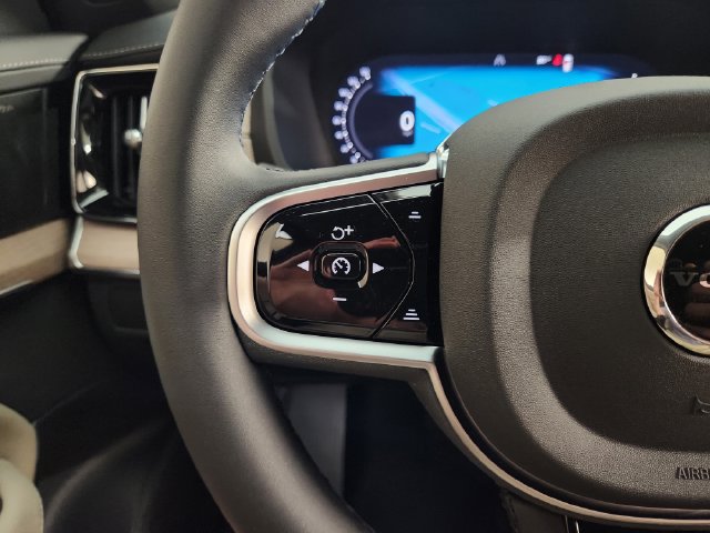 New 2026 Volvo XC90 T8 Plus w/ Protection Package Premier AWD/4WD image 28