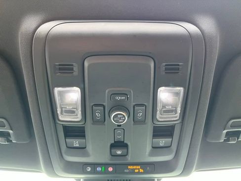 Used 2025 Chevrolet Tahoe High Country AWD/4WD image 37
