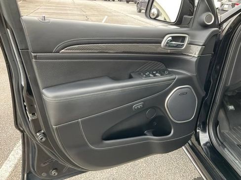 Used 2017 Jeep Grand Cherokee SRT AWD/4WD image 7
