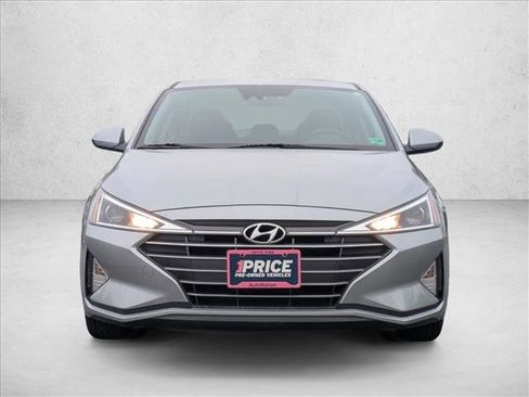 Used 2020 Hyundai Elantra SE w/ Cargo Package (C1) FWD image 2