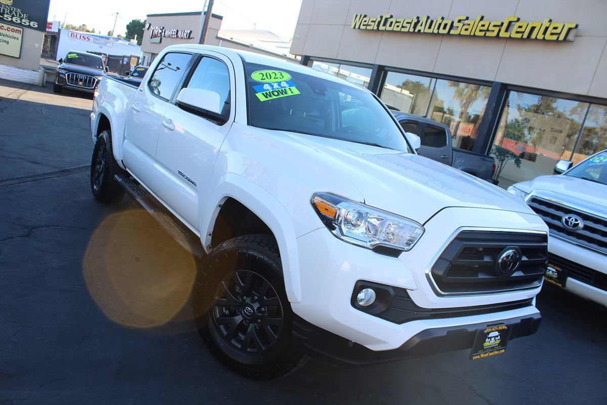 Used 2023 Toyota Tacoma SR5 AWD/4WD image 34
