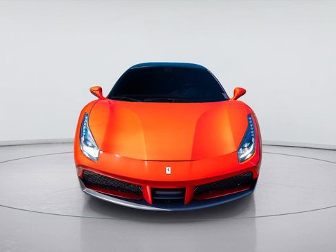 Used 2017 Ferrari 488 GTB RWD image 13