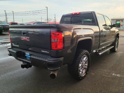 Used 2015 GMC Sierra 2500 Denali w/ Duramax Plus Package image 4