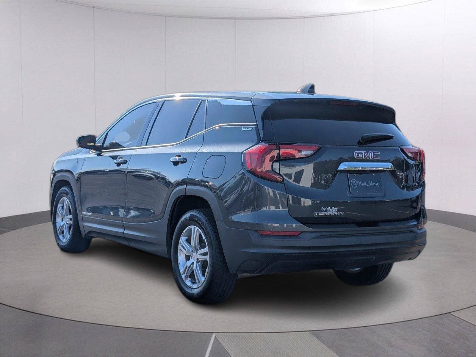 Used 2018 GMC Terrain SLE FWD image 3