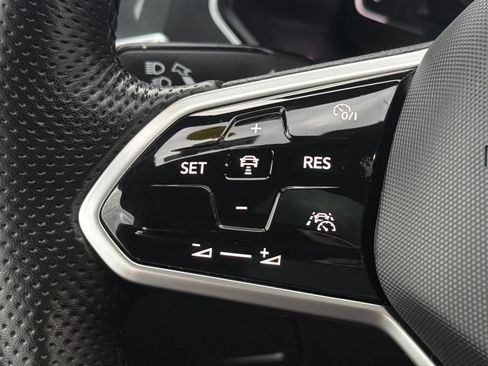 Used 2022 Volkswagen Tiguan SEL R-Line AWD/4WD image 25
