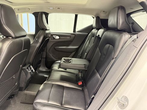 Used 2024 Volvo XC40 B5 Ultimate w/ Protection Package Premier image 23