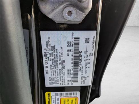 Used 2018 Ford Fusion Titanium image 15