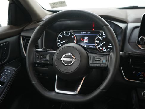 Used 2023 Nissan Rogue SL image 17