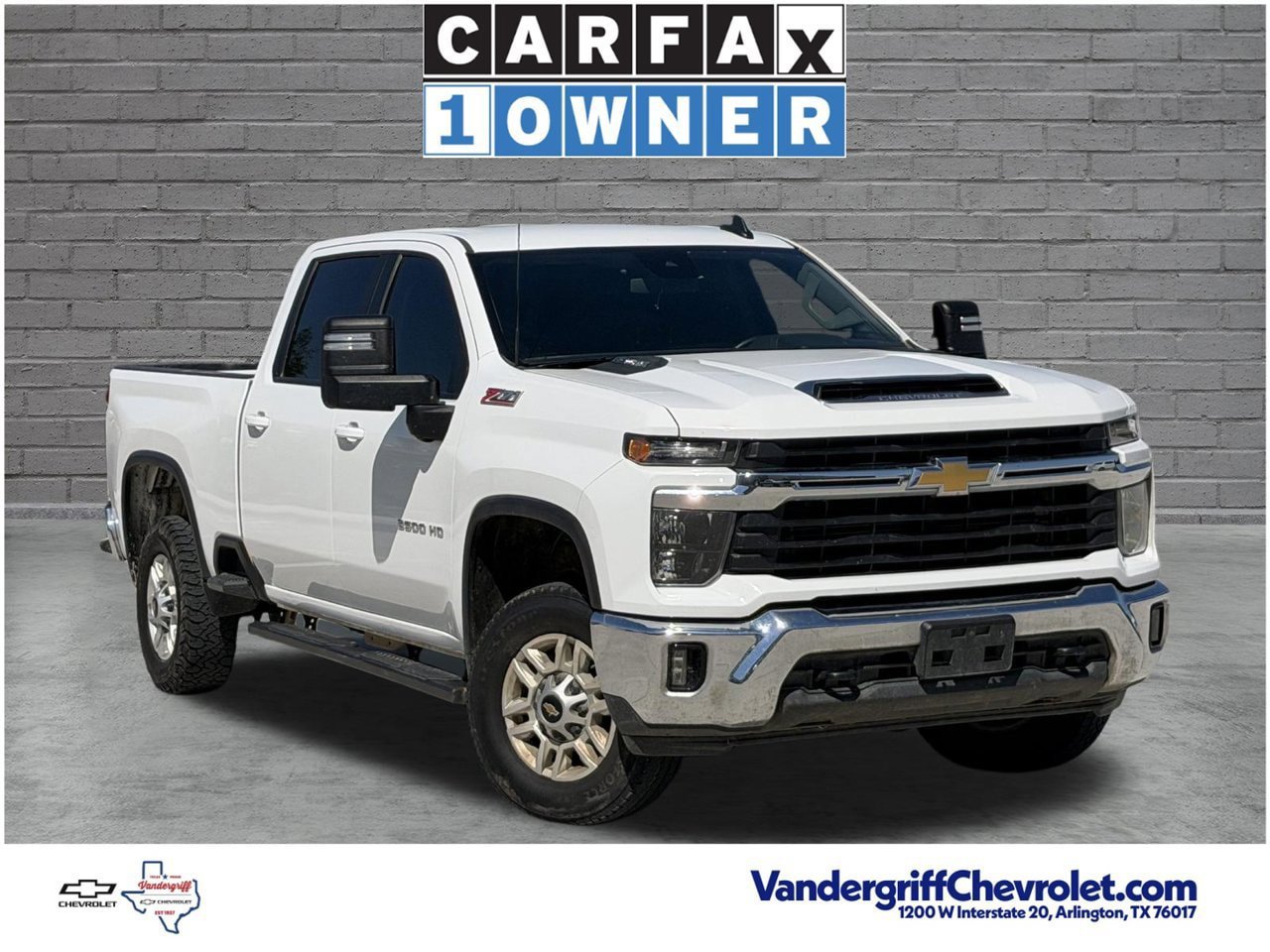 Used 2024 Chevrolet Silverado 2500 LT w/ Convenience Package AWD/4WD image 2