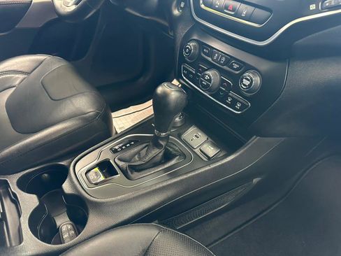 Used 2021 Jeep Cherokee Latitude Lux w/ Sun & Sound Group image 38