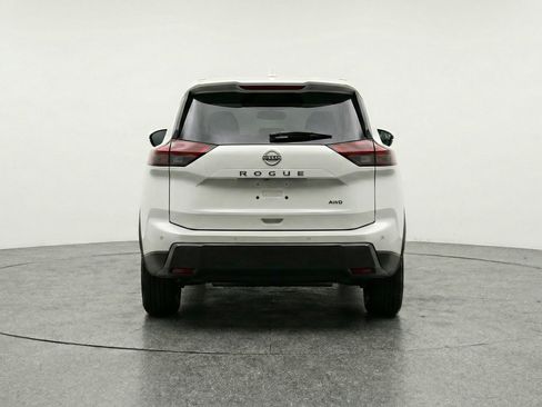 Used 2025 Nissan Rogue SV image 7
