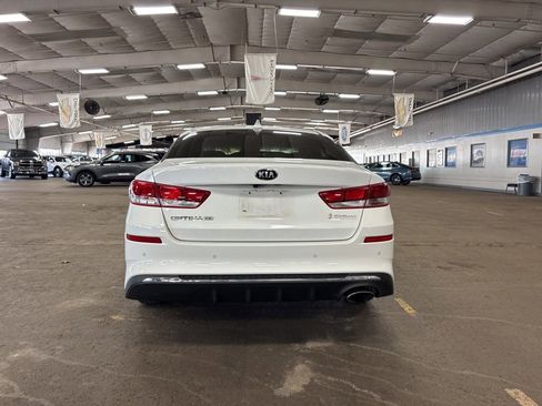 Used 2019 Kia Optima LX image 4