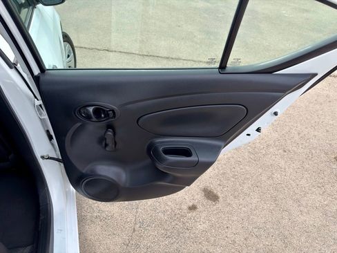 Used 2019 Nissan Versa S Plus image 29