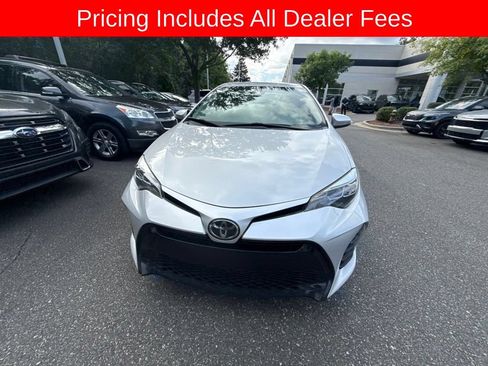 Used 2017 Toyota Corolla SE w/ Carpet Mat Package (TMS) FWD image 3
