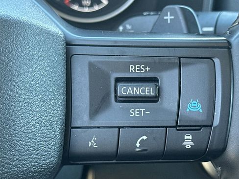 Used 2025 Nissan Rogue SV image 27