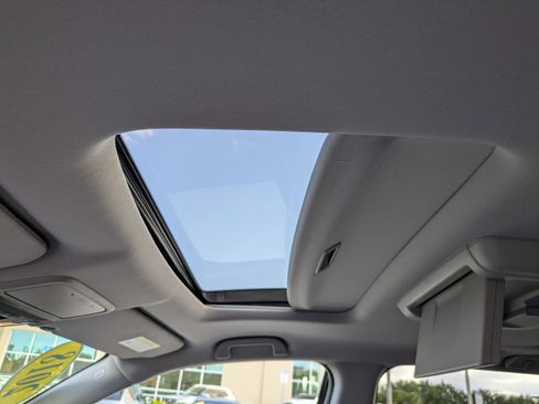 Used 2018 Honda Pilot Elite image 23