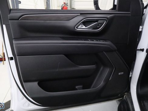 Used 2024 Chevrolet Suburban LT image 11