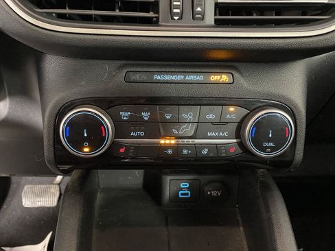 Used 2022 Ford Escape SE w/ SE Sport Appearance Package AWD/4WD image 14