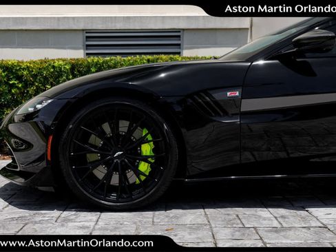 Used 2023 Aston Martin V8 Vantage Coupe RWD image 39