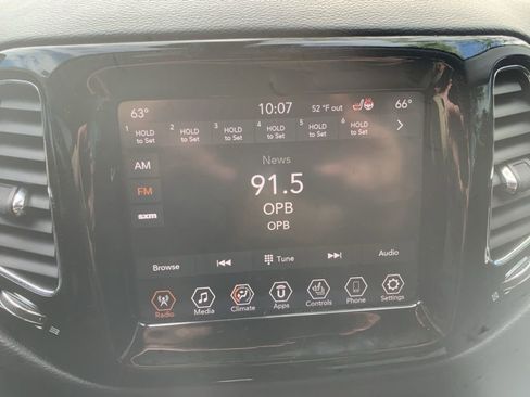 Used 2021 Jeep Compass Limited image 18