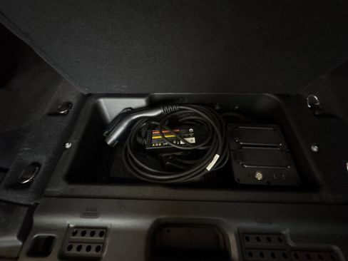 Used 2024 Jeep Wrangler Unlimited Rubicon 4xe AWD/4WD image 16