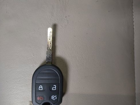 Used 2015 Ford Escape SE w/ Equipment Group 201A FWD image 32