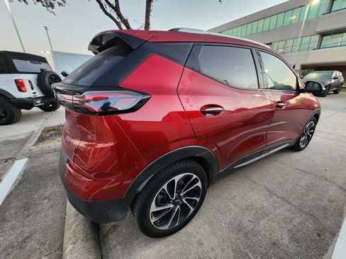 Used 2022 Chevrolet Bolt EUV Premier w/ Sun & Sound Package image 4