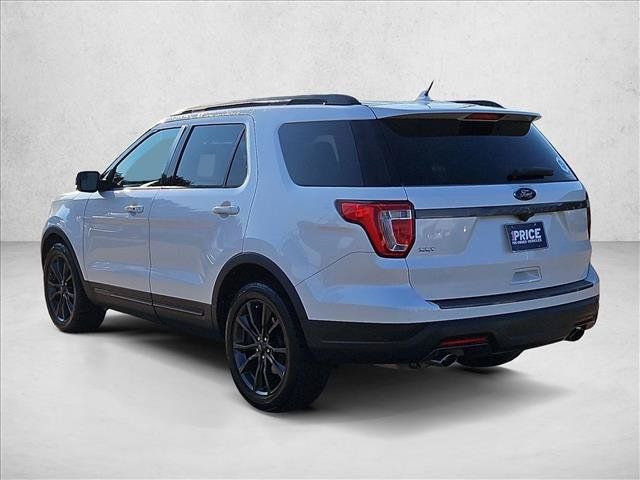 Used 2018 Ford Explorer XLT w/ Equipment Group 202A FWD image 8
