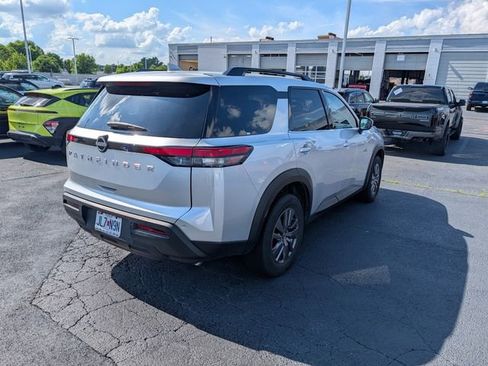 Used 2025 Nissan Pathfinder SV FWD image 46