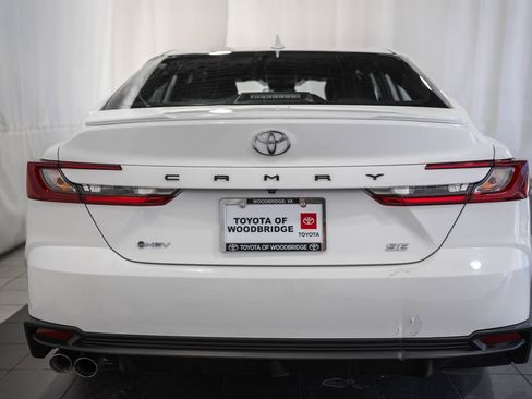 Used 2025 Toyota Camry SE image 5